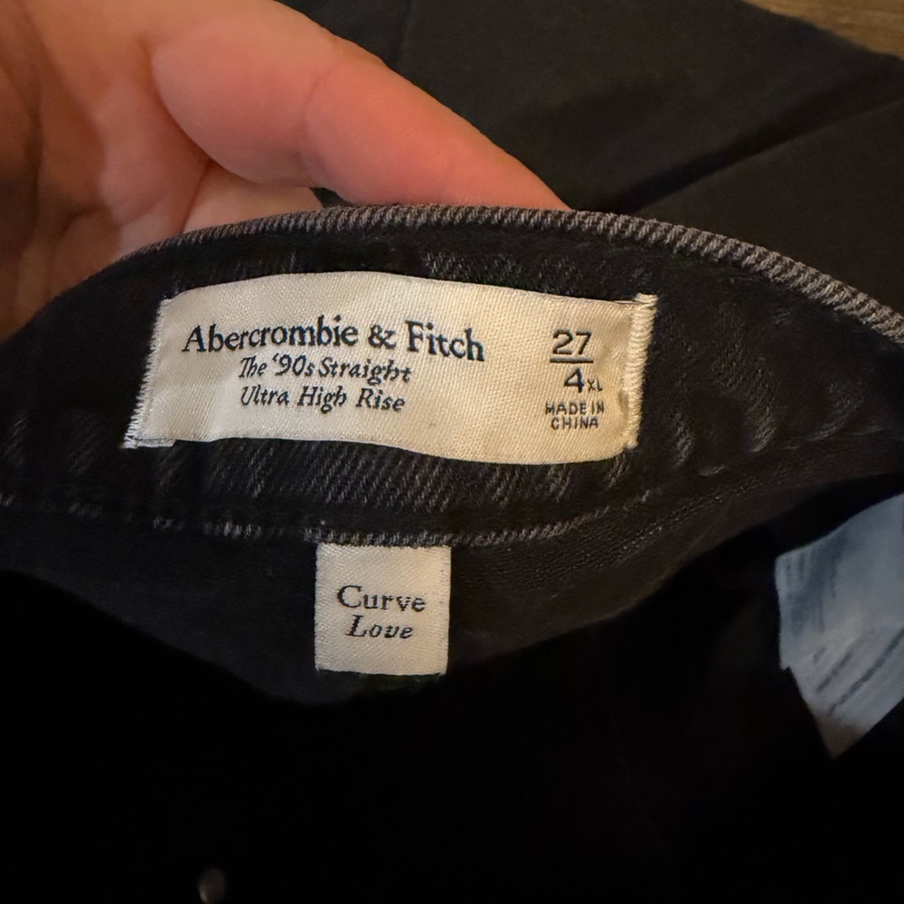 Abercrombie & Fitch Women's 90s Straight Ultra High Rise Black Distressed Jeans - Picture 2 of 5